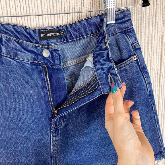Pretty Little Thing Side Cut Distressed High Rise Jeans Size 6 - Picture 12 of 16